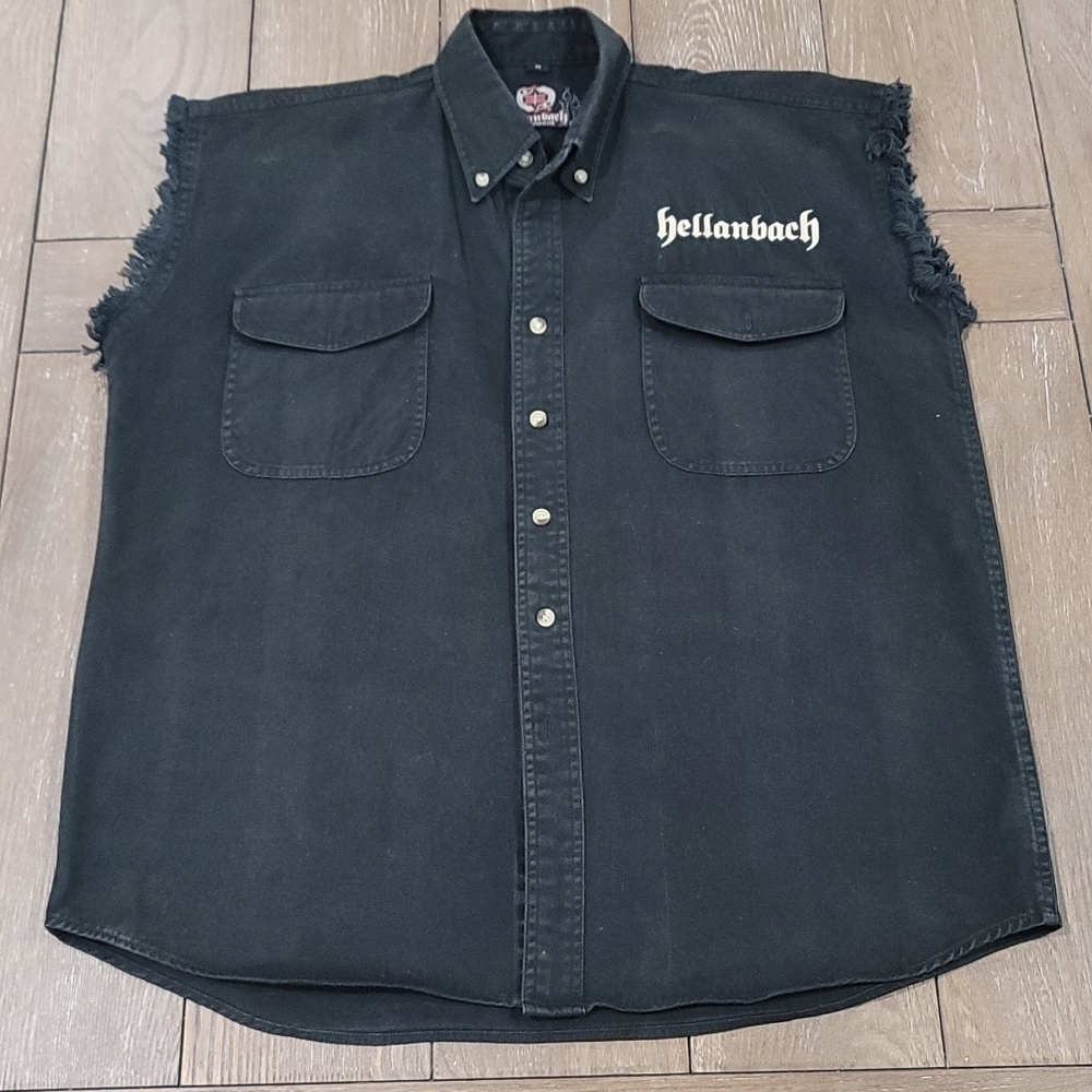 Hellanbach Sleeveless Button Up - Picture 3 of 10